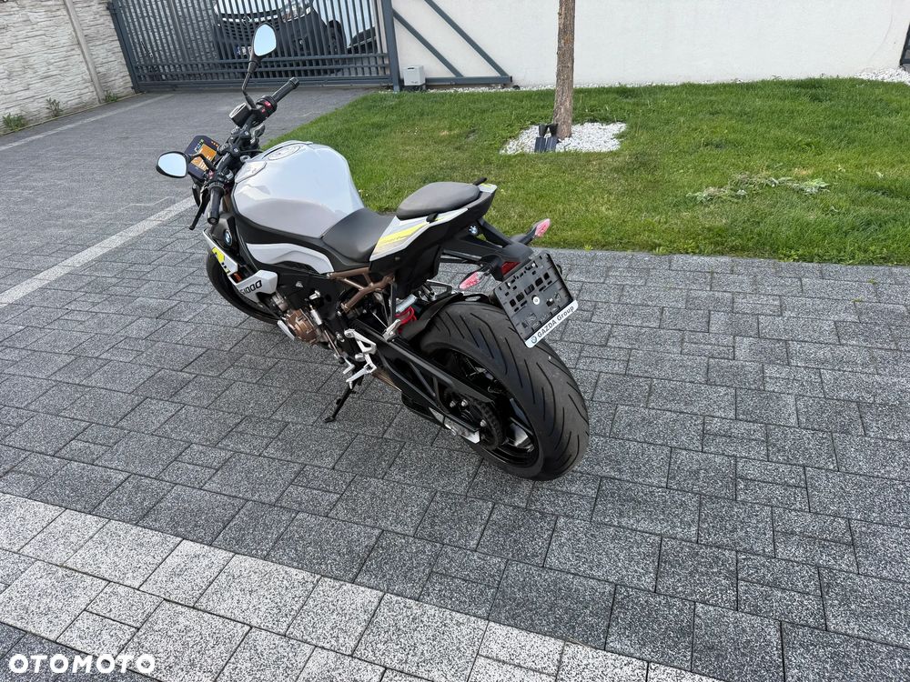 BMW S - 11
