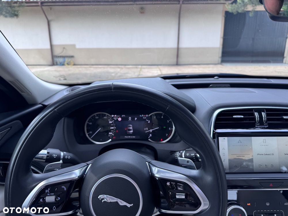 Jaguar XE 2.0 P250 SE - 37