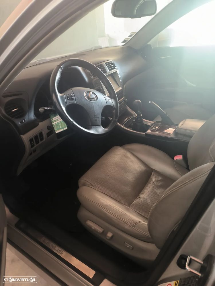 Lexus IS 220 - 4