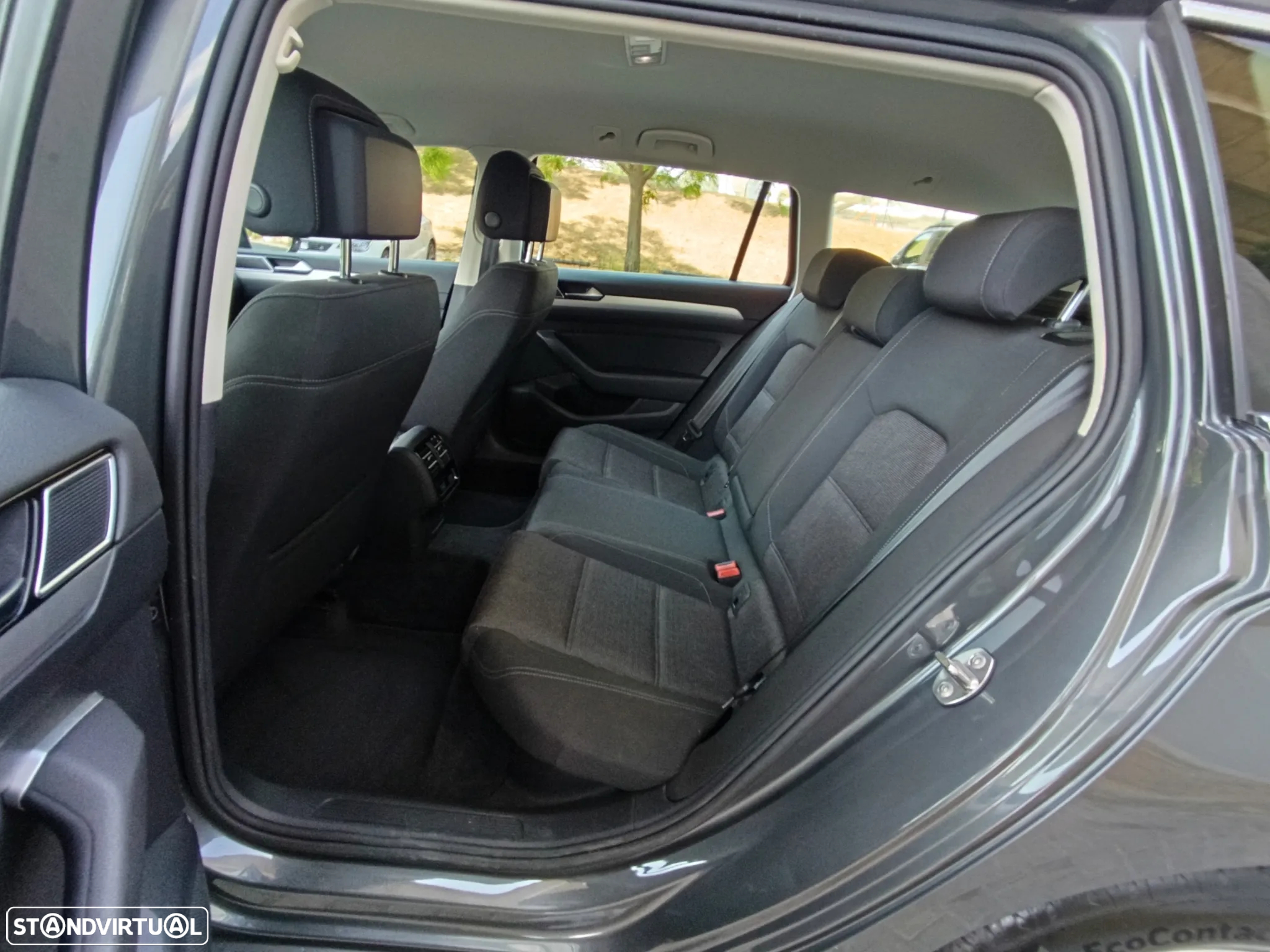 VW Passat Variant 1.6 TDI Highline - 14