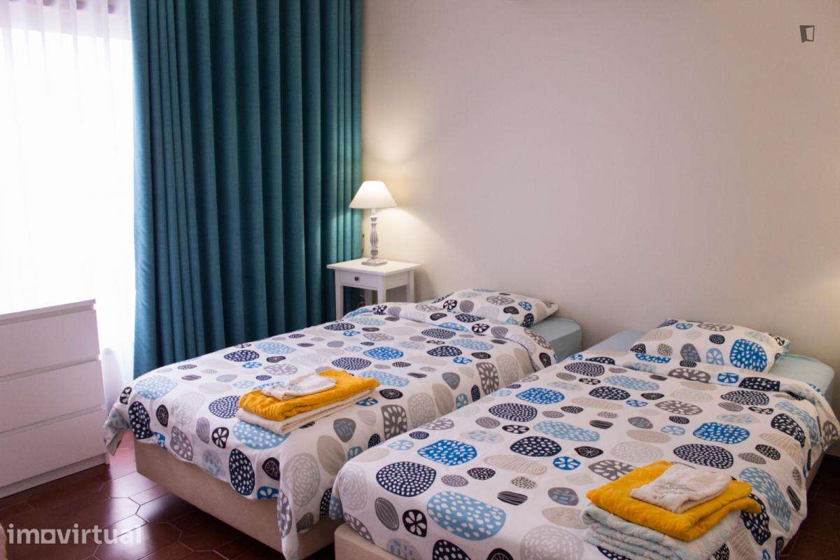 Quarto - localizado em São Mamede de Infesta Porto - Grande imagem: 3/22