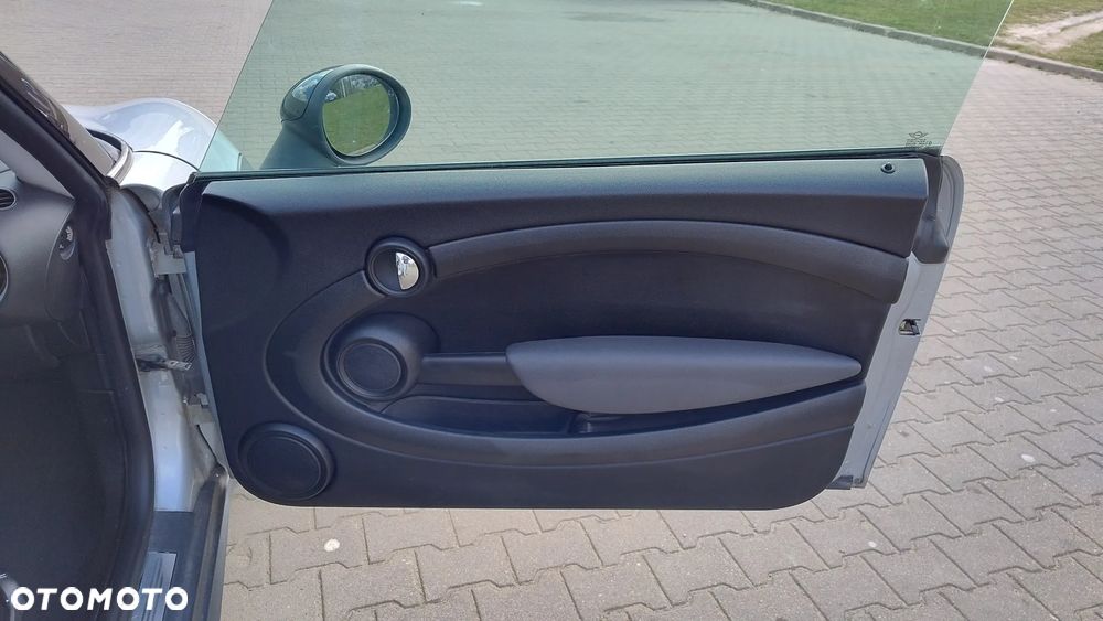 MINI Cooper Standard - 24