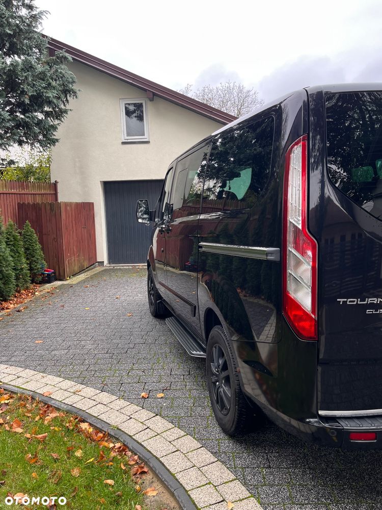 Ford Tourneo Custom - 19