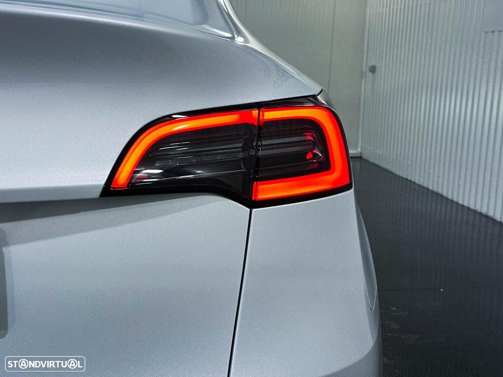 Tesla Model Y Standard - 60