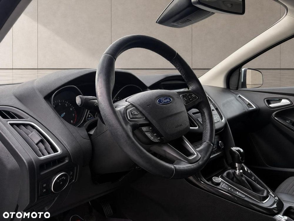 Ford Focus 1.0 EcoBoost Titanium - 12