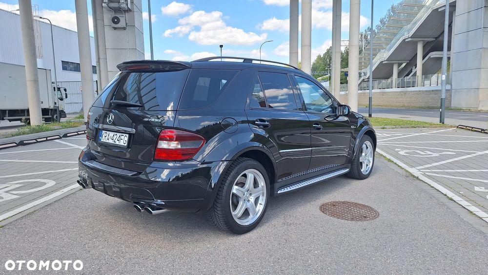 Mercedes-Benz ML 63 AMG 4-Matic - 6
