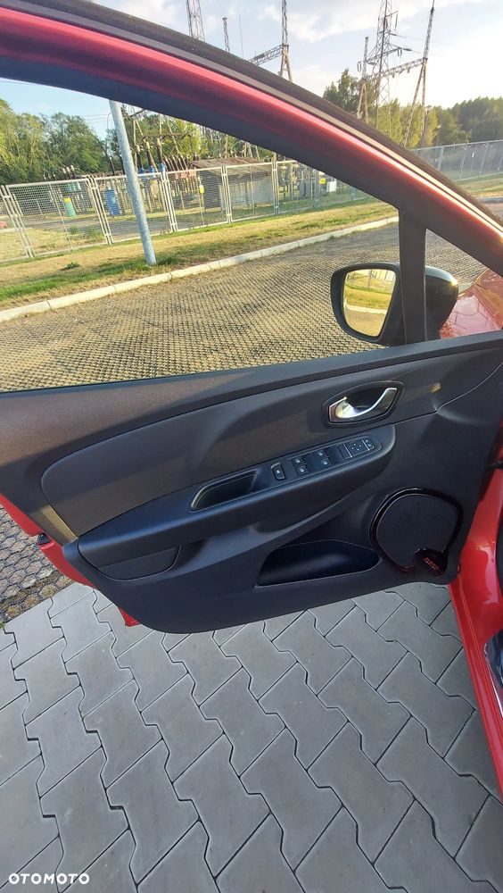 Renault Clio - 7