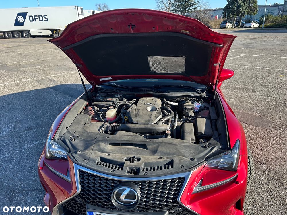 Lexus RC 200t / 300 F Sport - 3