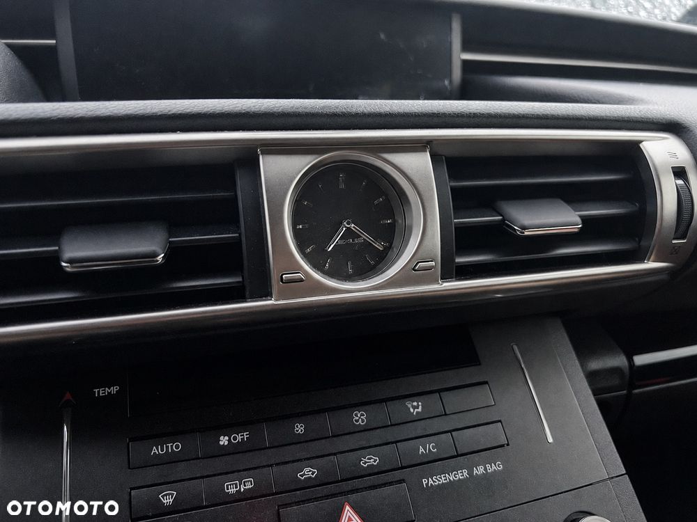 Lexus IS 300h Elegance - 5