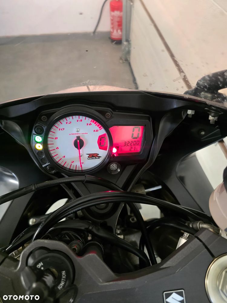 Suzuki GSX-R - 22