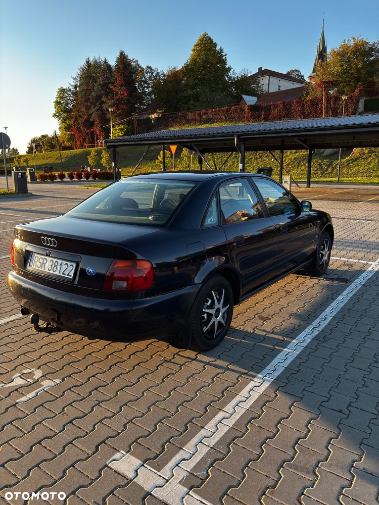 Audi A4 Limousine 1.6 - 4
