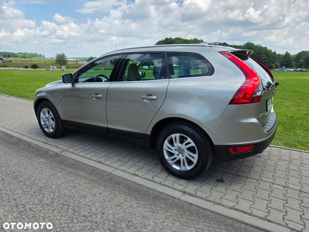 Volvo XC 60 D5 AWD Summum - 4