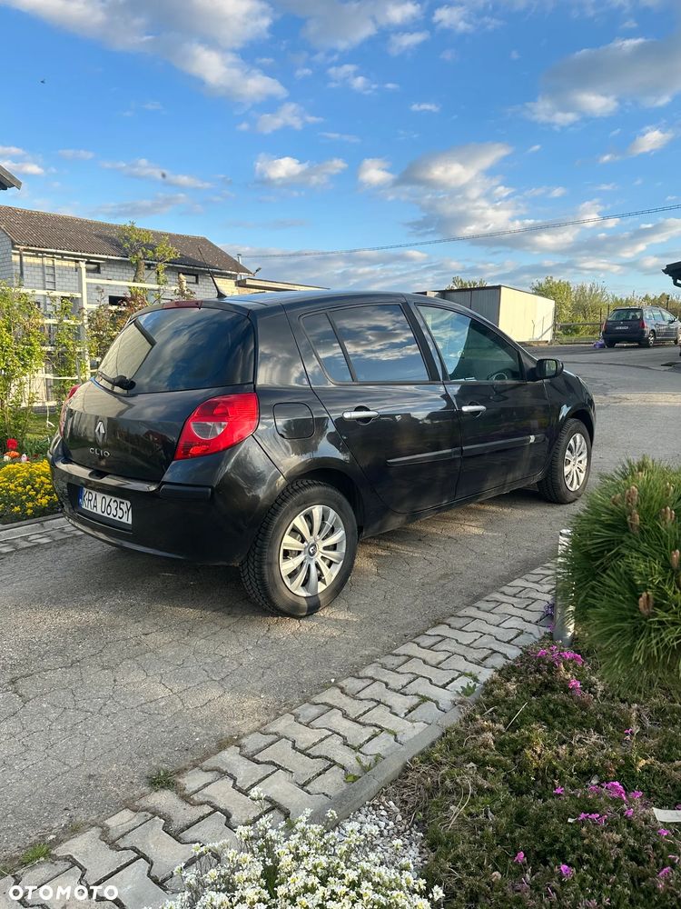 Renault Clio 1.2 16V Authentique - 4