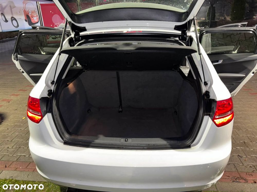 Audi A3 Sportback 1.4 TFSI Attraction - 12