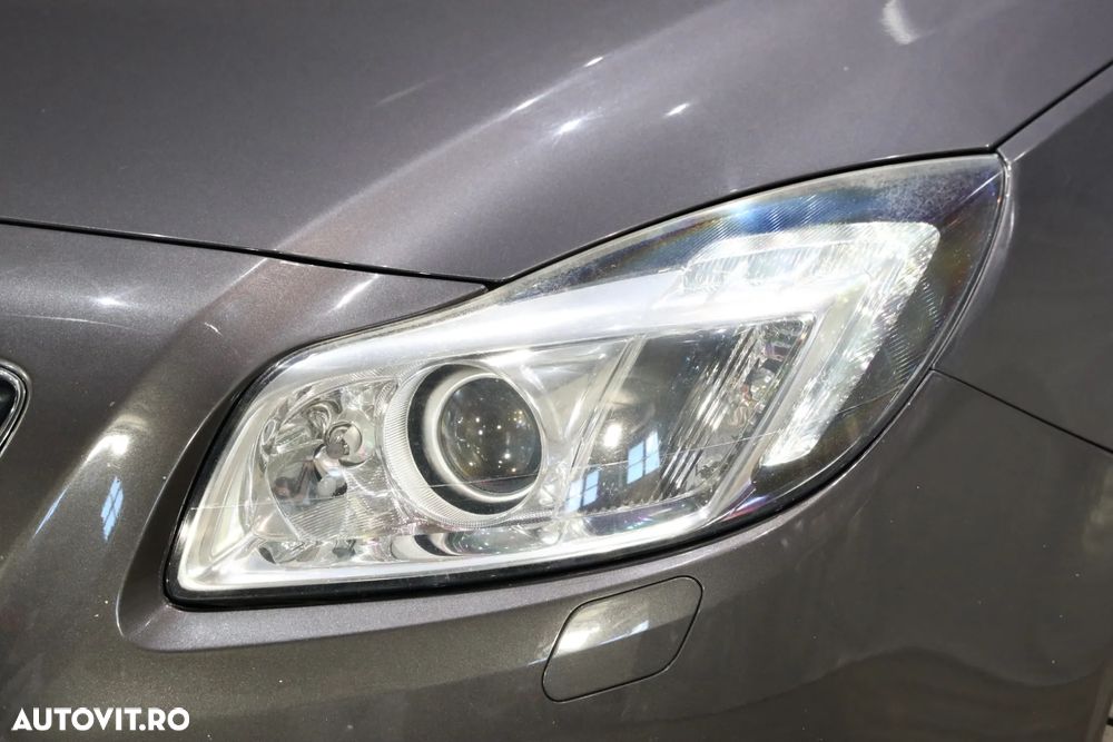 Opel Insignia 2.0 Turbo - 32