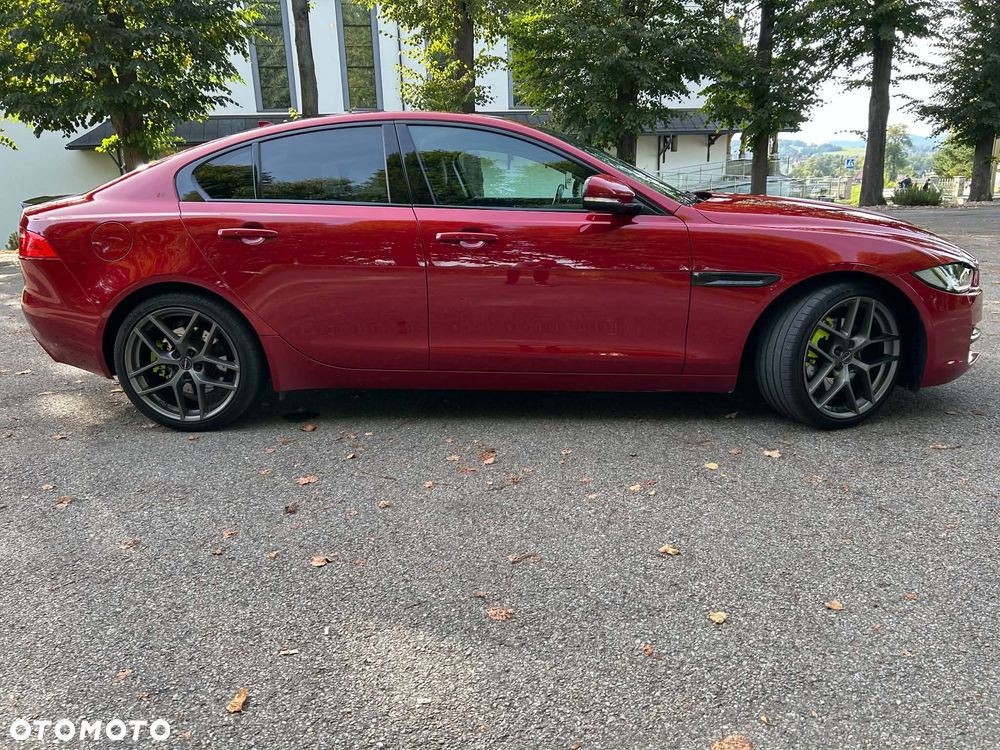 Jaguar XE 2.0 T Portfolio - 2
