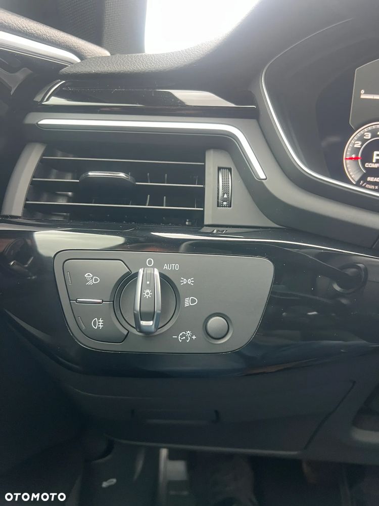 Audi A4 Avant 35 TFSI mHEV S Line S tronic - 19