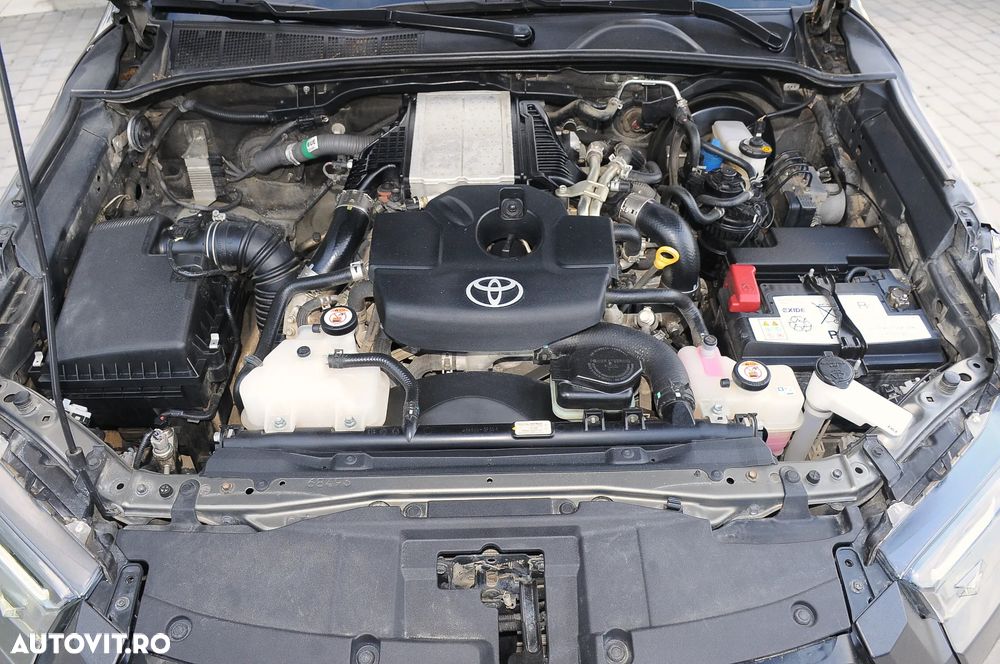 Toyota Hilux 2.8D 204CP 4x4 Double Cab AT Invincible Color Edition - 23