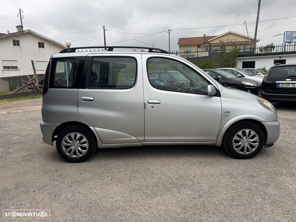 Toyota Yaris Verso 1.4 D-4D Sol - 4