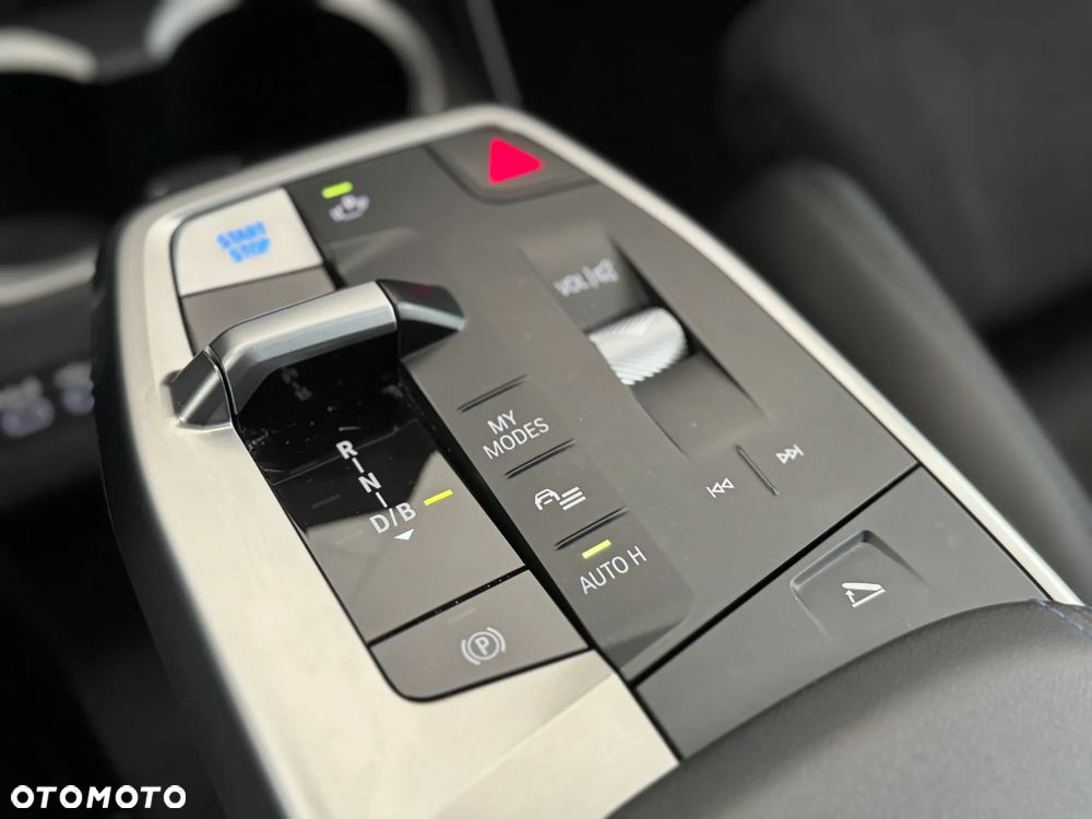BMW iX1 eDrive20 66.5kWh M Sport Edition - 22