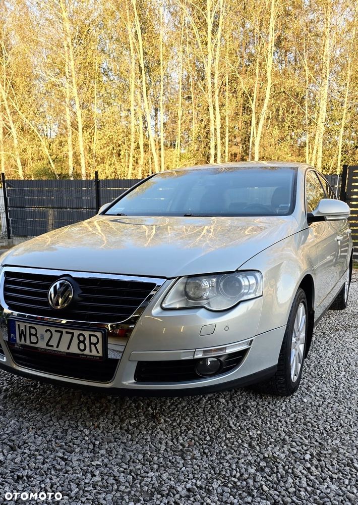 Volkswagen Passat 1.8 TSI Comfortline - 1