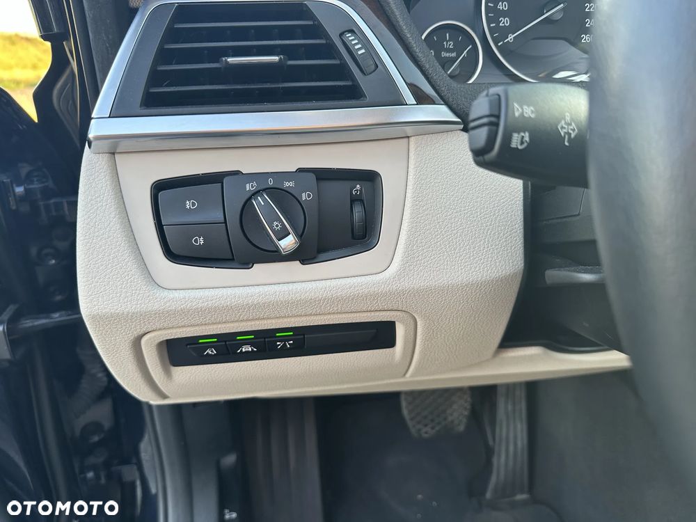 BMW Seria 3 325d Touring Luxury Line - 20
