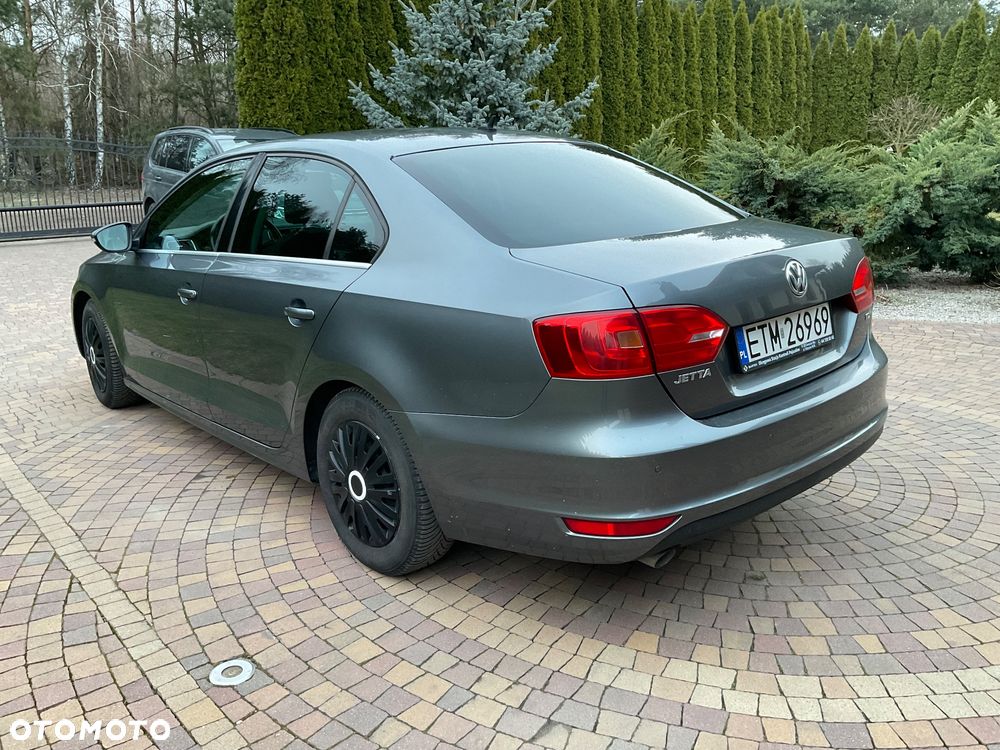 Volkswagen Jetta 1.6 TDI Highline - 7