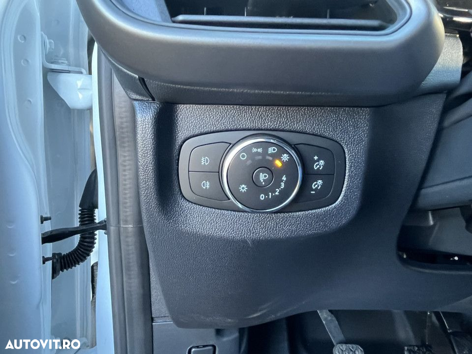 Ford Transit Courier - 16