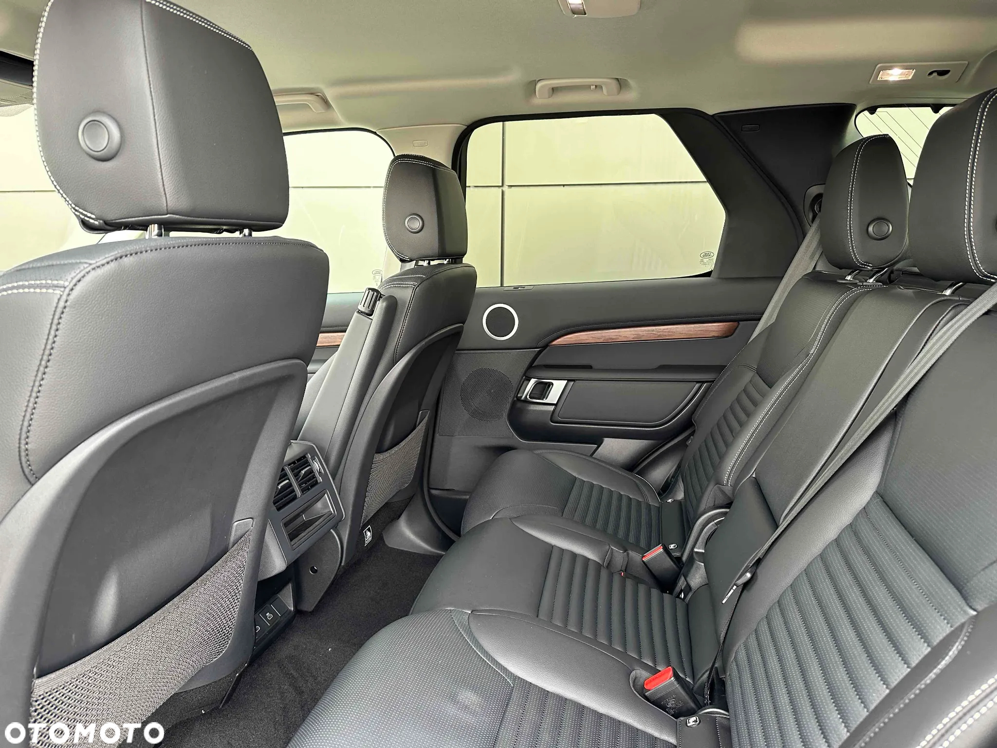 Land Rover Discovery - 12