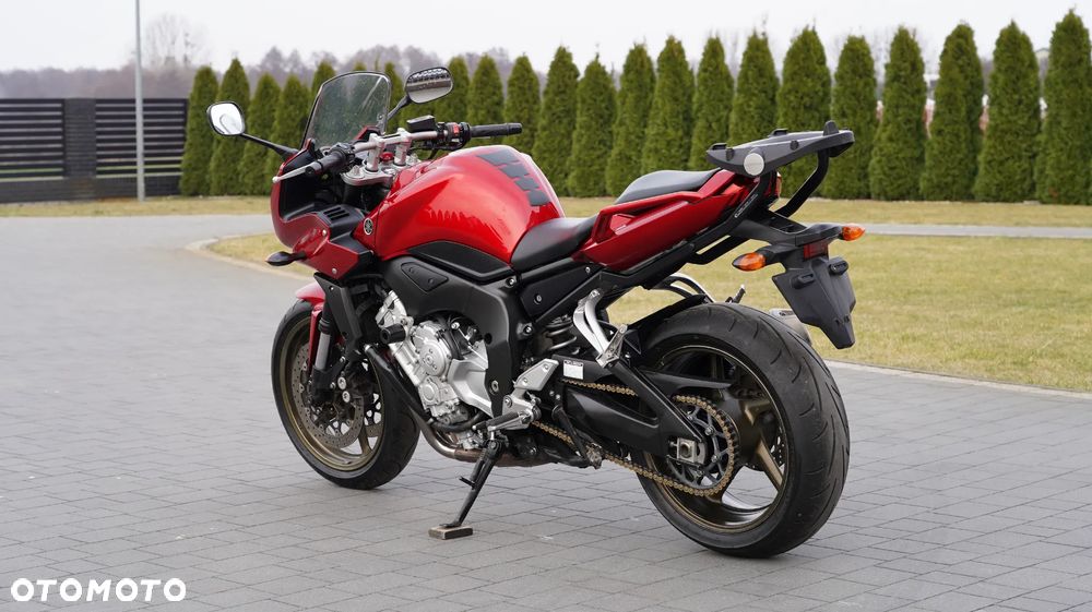 Yamaha FZ - 8