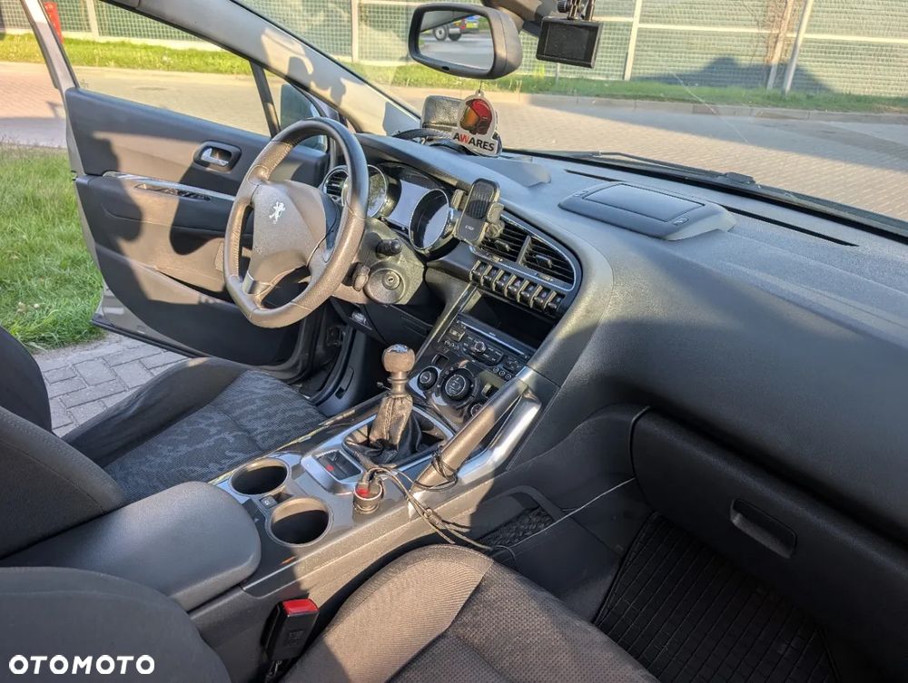 Peugeot 3008 1.6 HDi Premium - 5