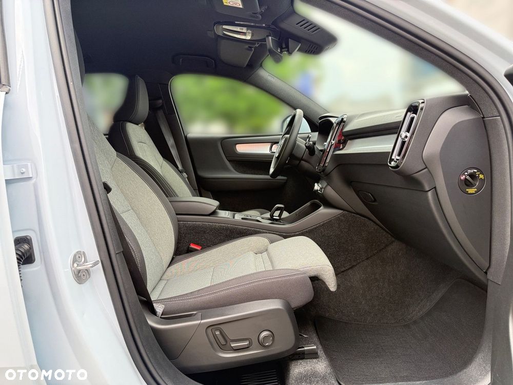 Volvo XC 40 - 24