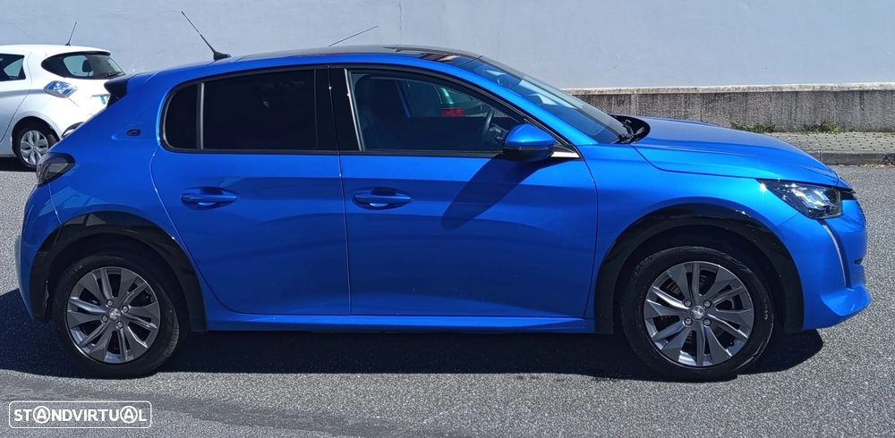 Peugeot e-208 Allure Pack - 4