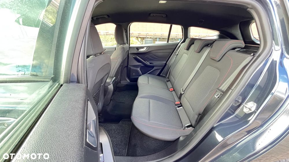 Ford Focus 2.0 EcoBlue STart-Stopp-System ST-LINE - 19