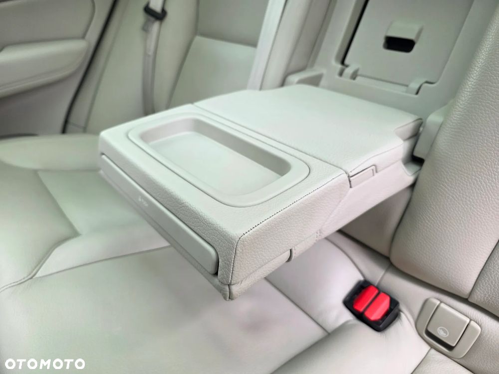 Volvo XC 60 T5 AWD Inscription - 24