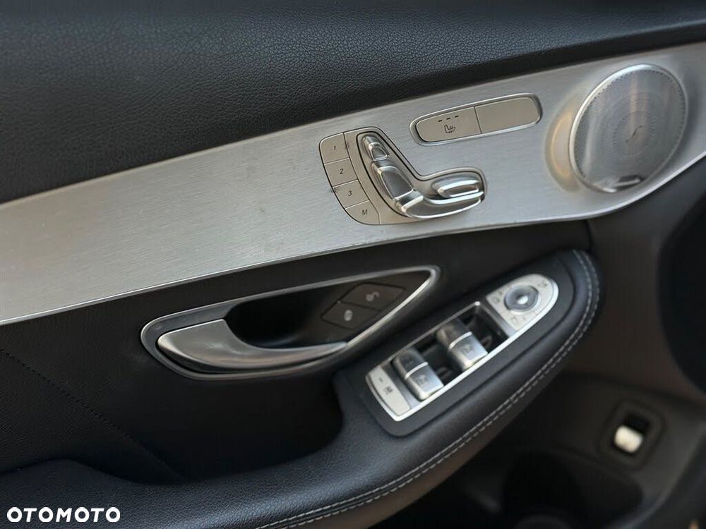Mercedes-Benz Klasa C 300 9G-TRONIC - 20
