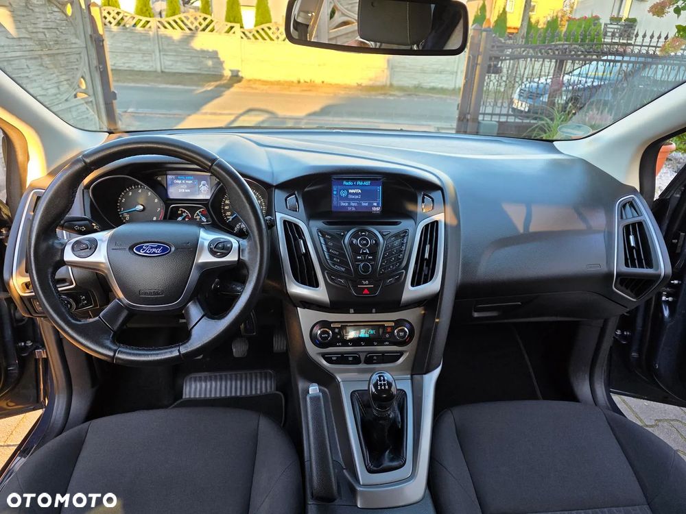 Ford Focus 1.0 EcoBoost Ambiente - 23