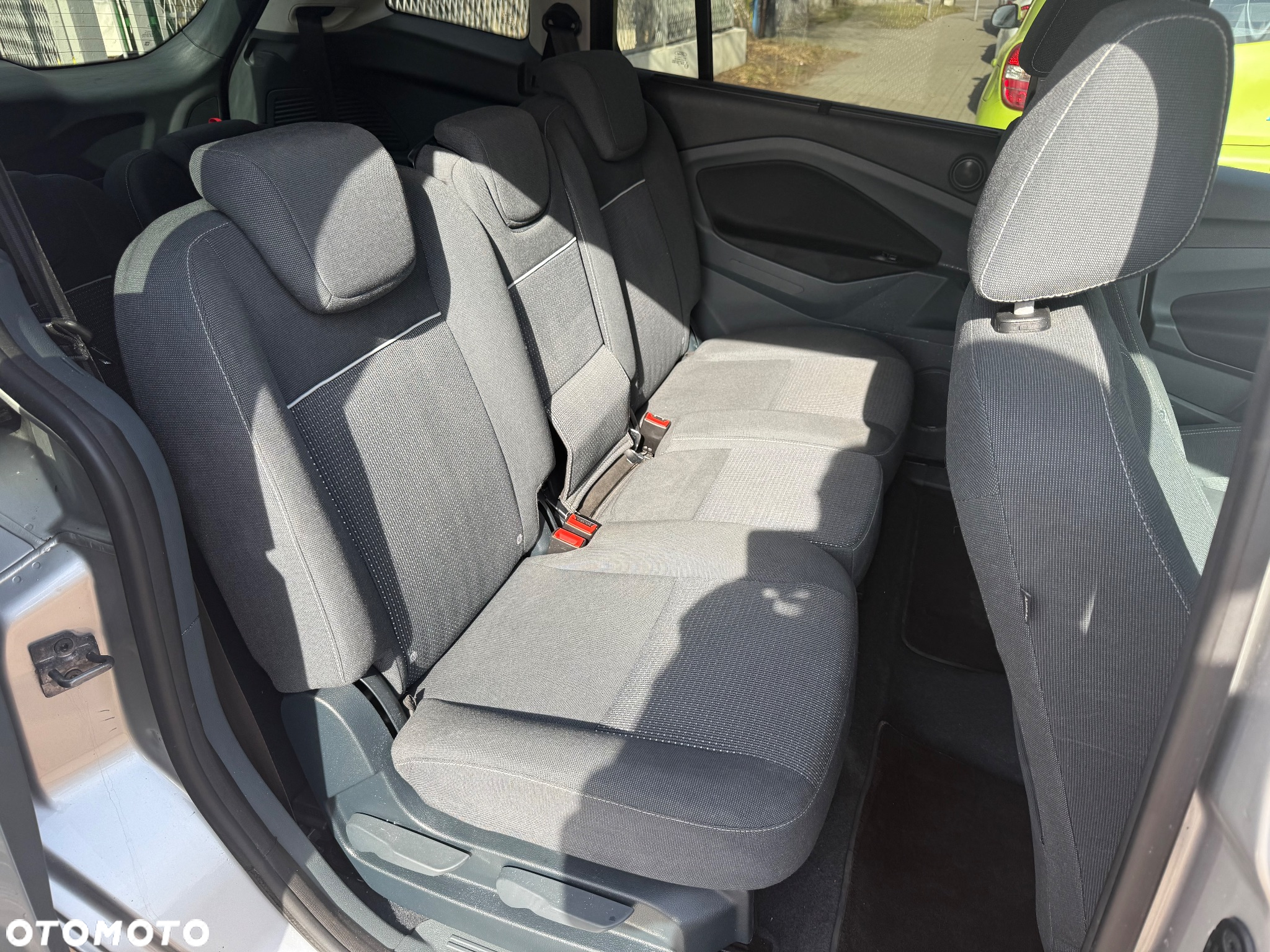 Ford Grand C-MAX - 12
