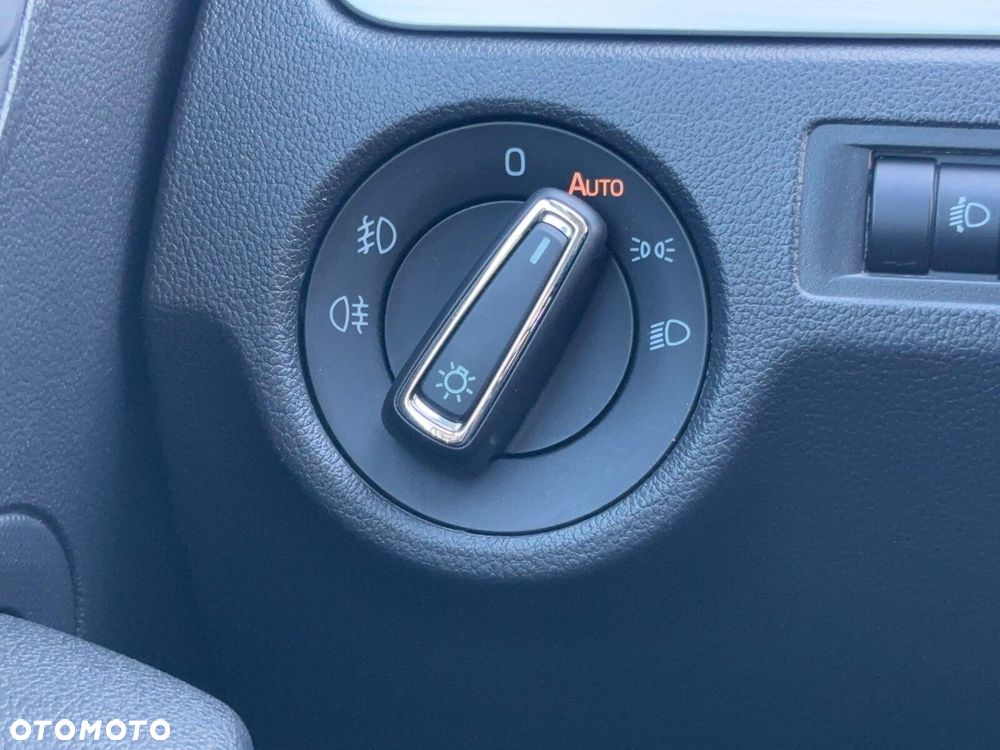 Skoda RAPID 1.0 TSI Ambition - 18