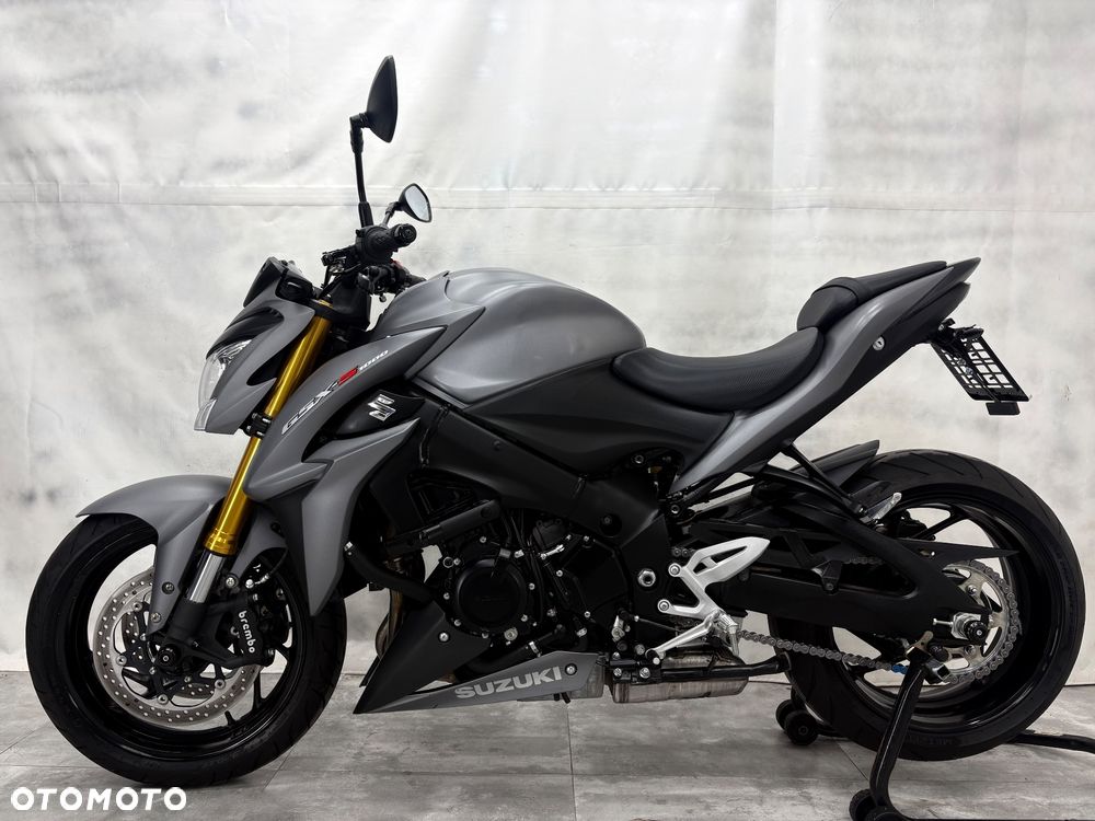 Suzuki GSX 1000 - 6