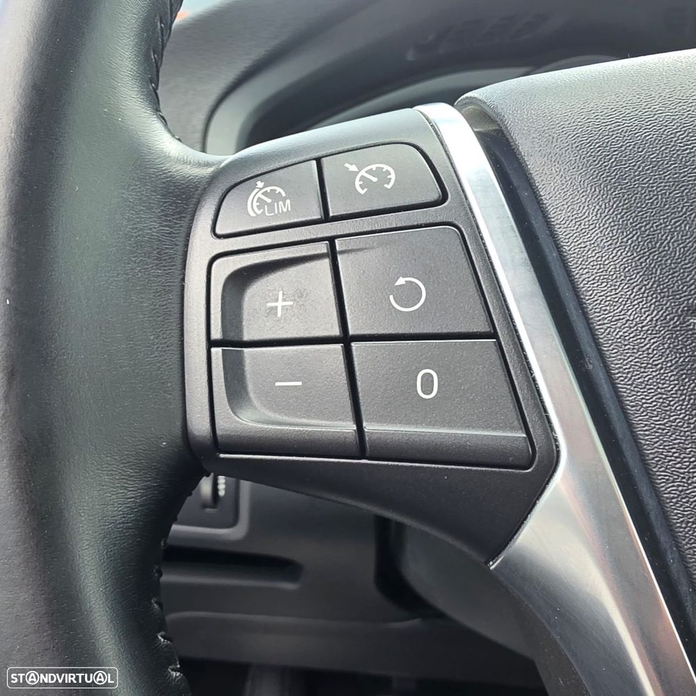 Volvo V40 1.6 D2 Momentum - 21