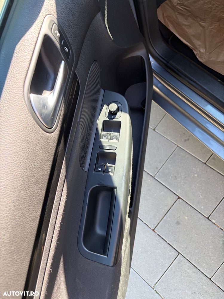 Volkswagen Golf - 10