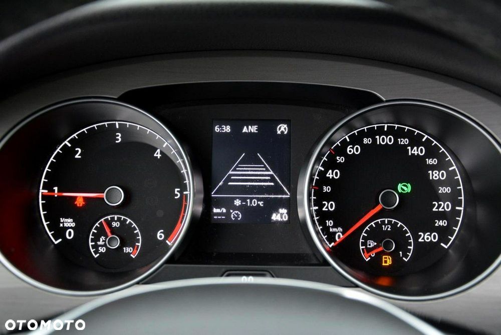 Volkswagen Golf Sportsvan - 24