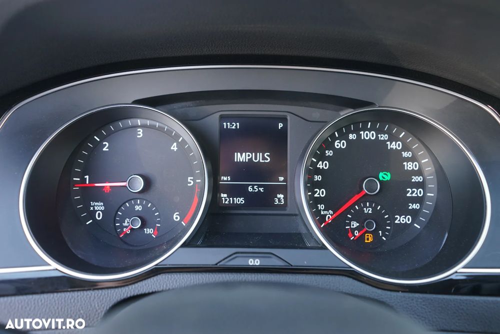 Volkswagen Passat - 12