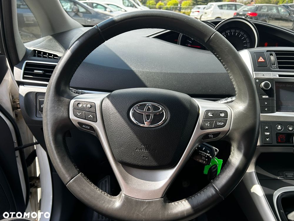 Toyota Verso 1.8 5-Sitzer Executive - 13