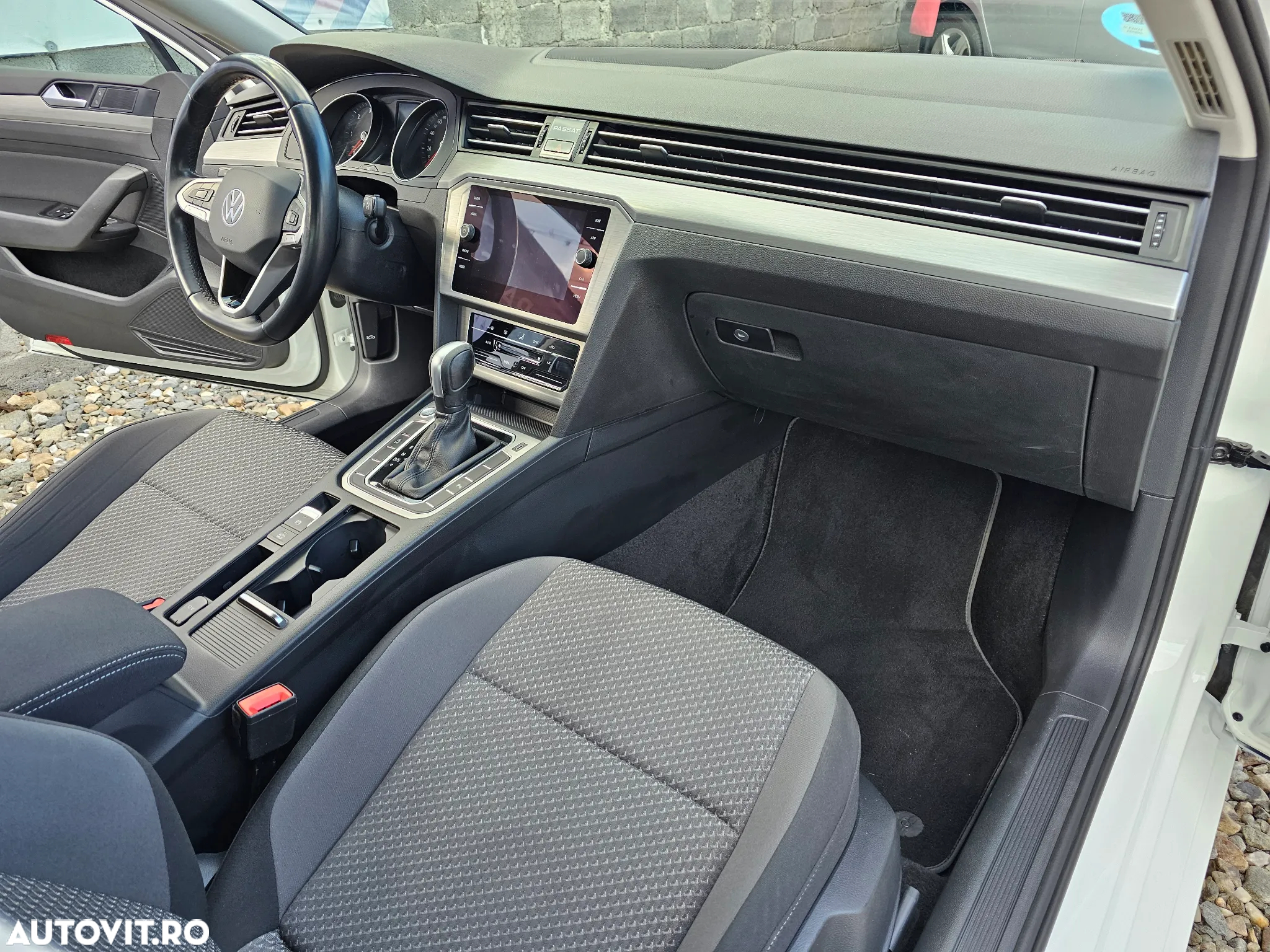 Volkswagen Passat 2.0 TDI SCR DSG - 28