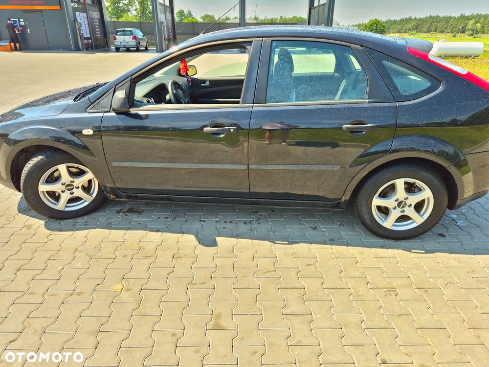 Ford Focus 1.6 Ambiente - 10