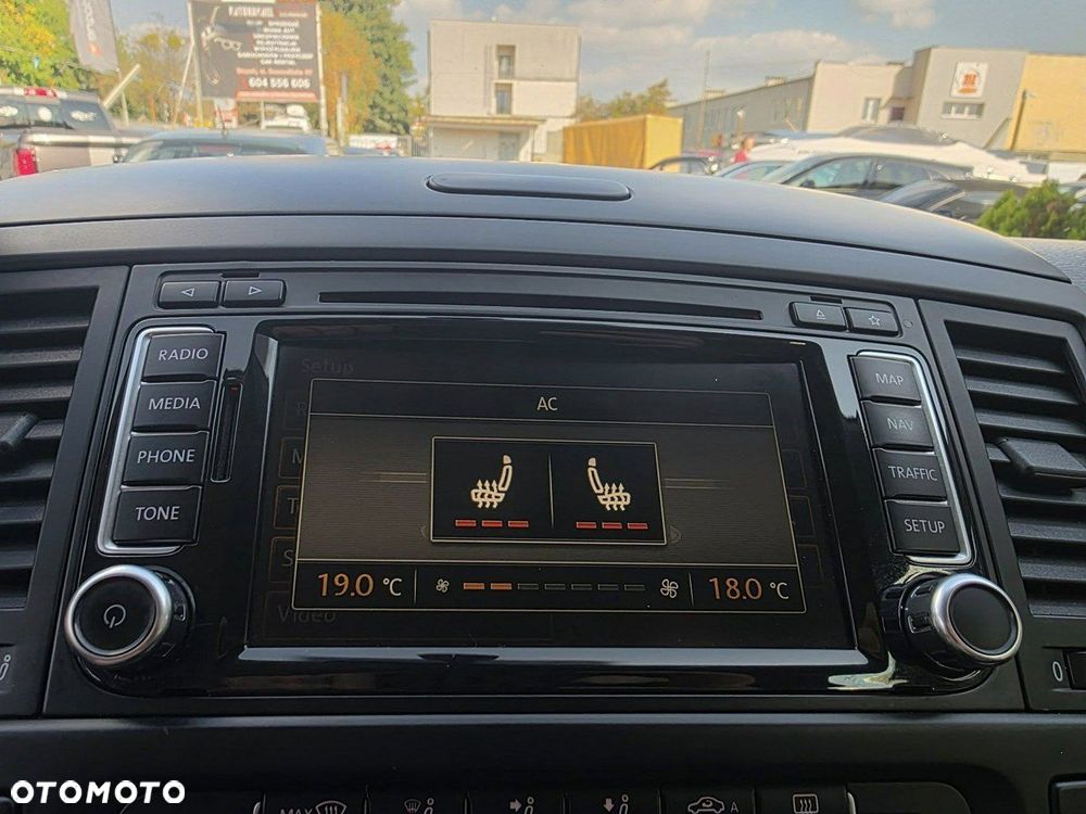 Volkswagen Multivan - 20