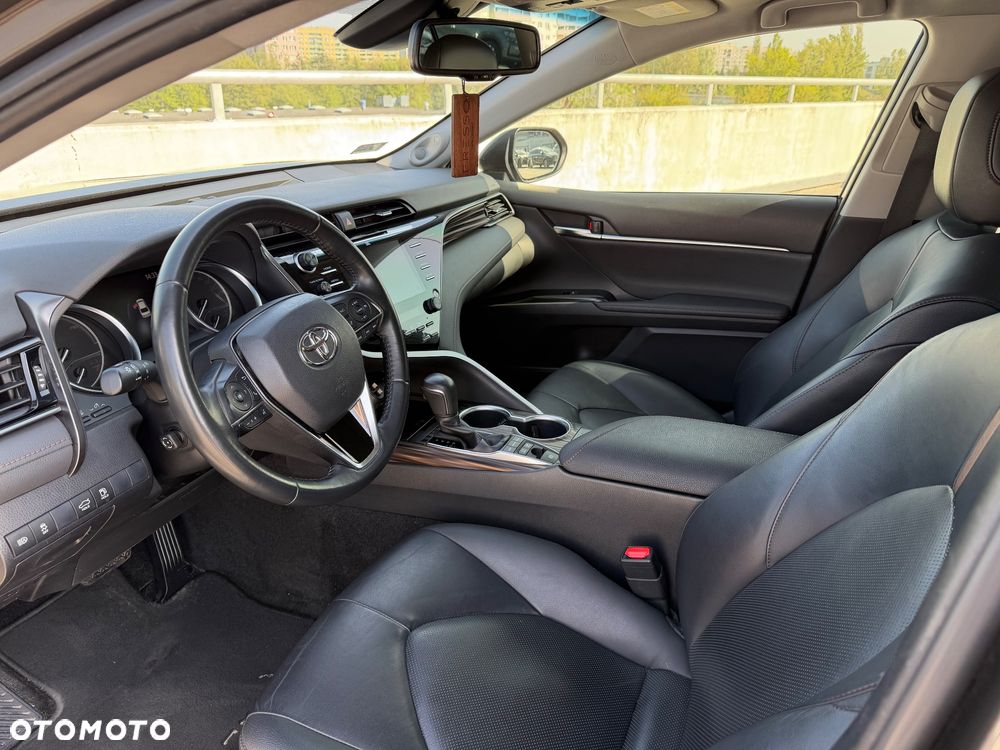 Toyota Camry 2.5 Hybrid Executive CVT - 14