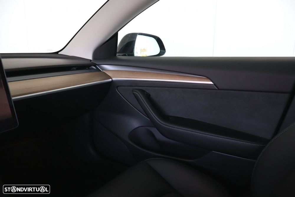 Tesla Model 3 - 28